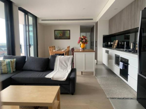 2 bedroom In the Middle of Sydney with Beautiful River View, Sydney